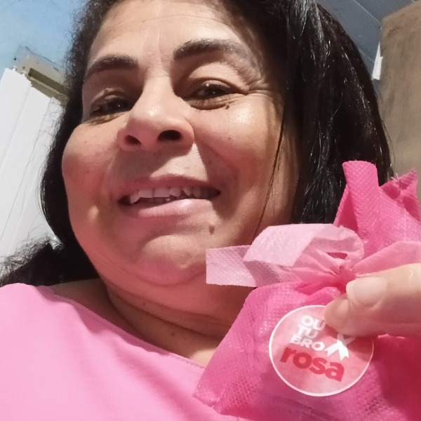 Profile photo of Neia Oliveira